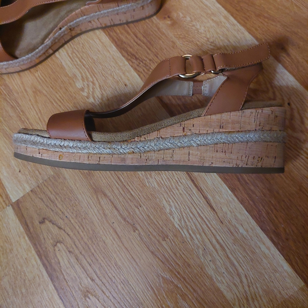 Gianni Bernini TERRII Casual Platform Sandal - Picture 3 of 4
